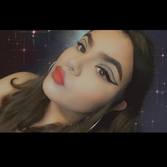 Meet your Posher, Alondra - Picture 1 of 1